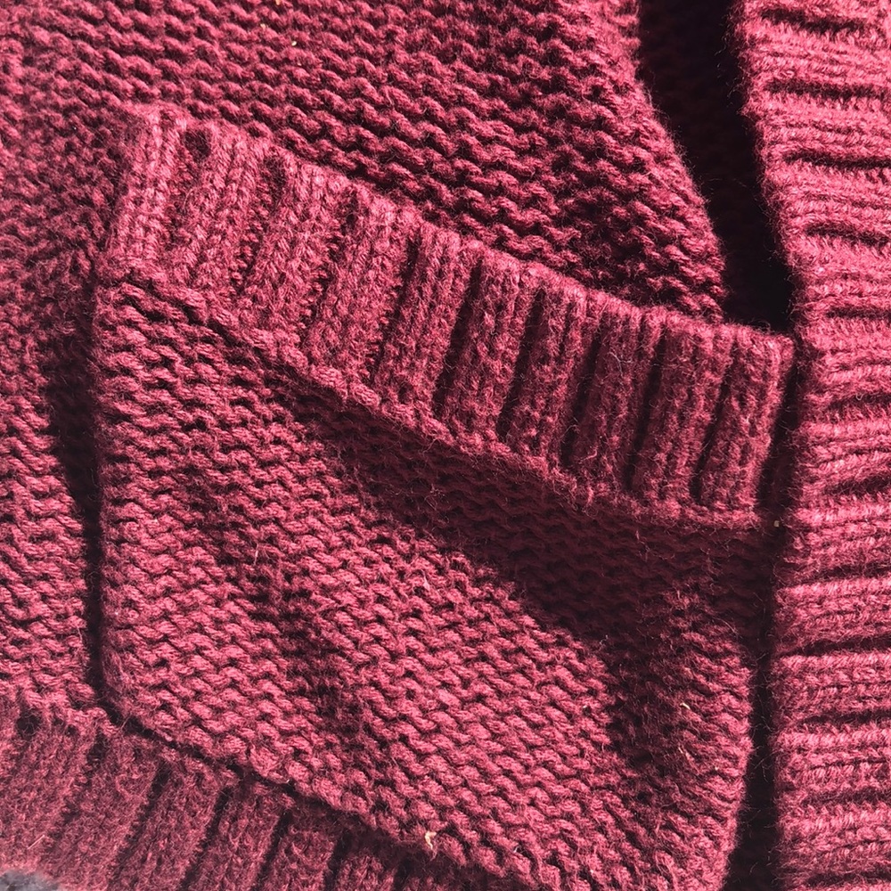 Old navy maroon knit cardigan - Picture 3 of 4